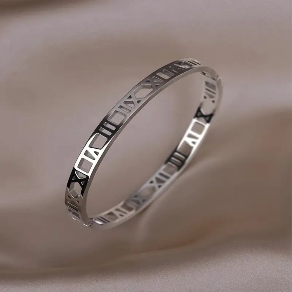 NEW! STAINLESS ROMAN Numeral BRACELET